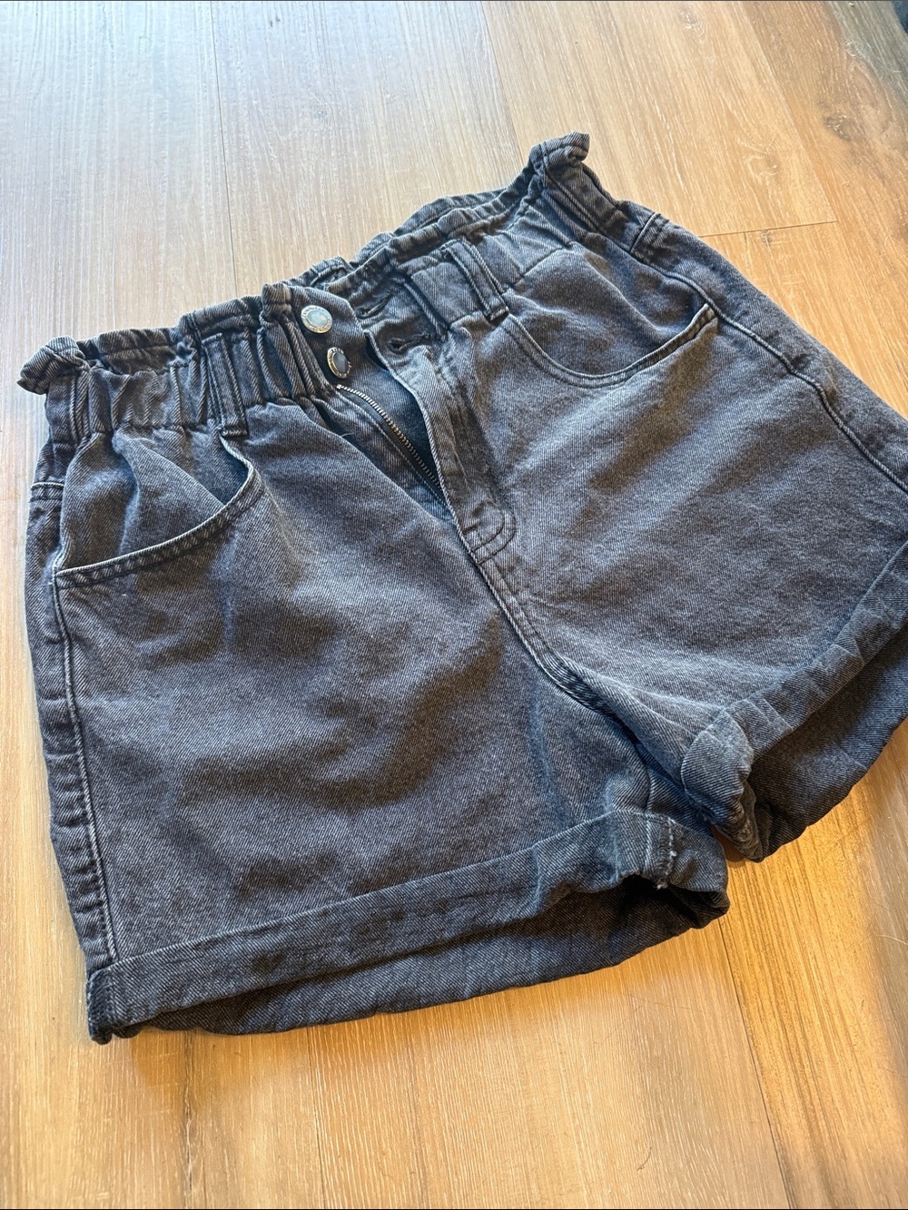 Retro high waisted Black Elastic-Waist Denim Shorts with Button Detail, 5